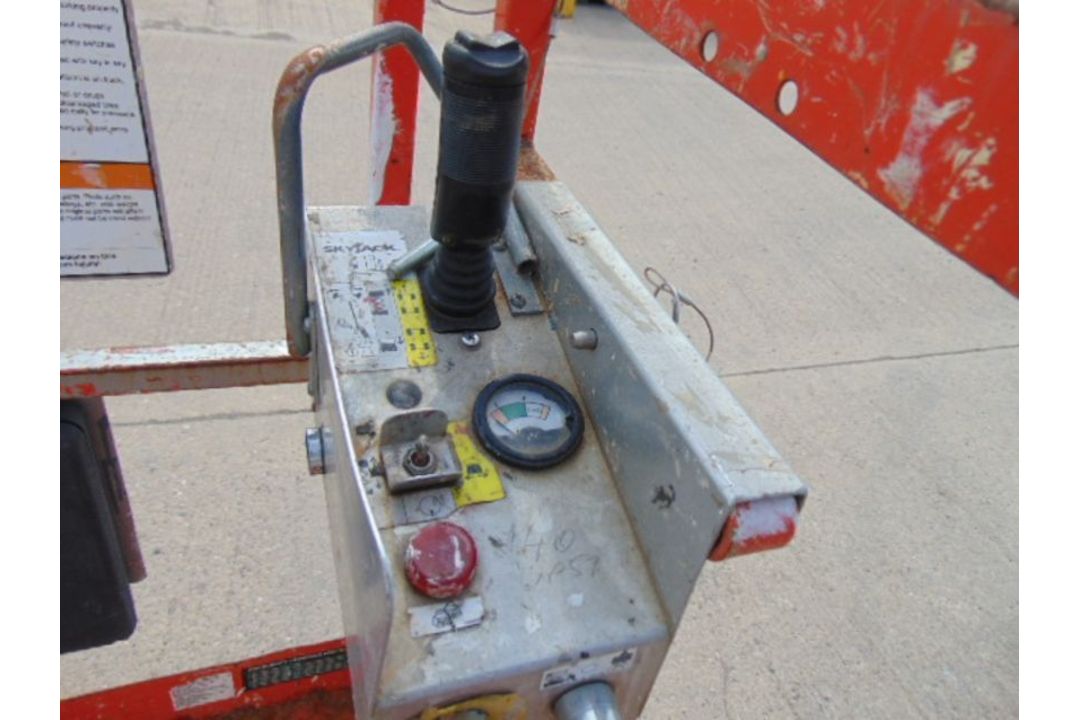 SKYJACK SJIII 3219 Electric Scissor Lift Access Platform ONLY 216 Hours! - Image 11 of 16