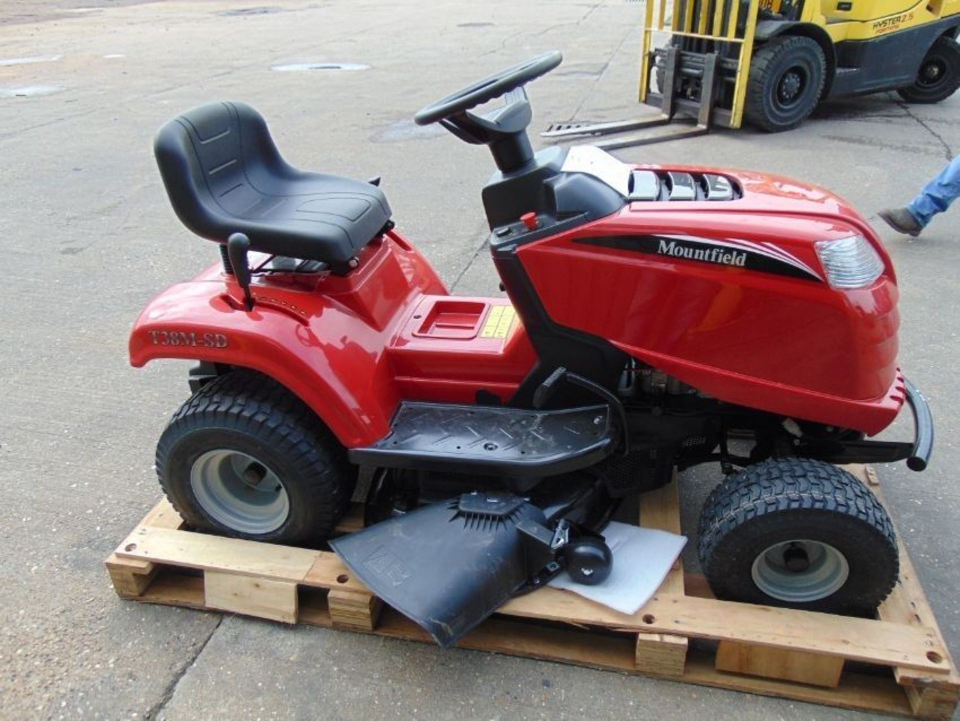 New Unused Mountfiled T38M-SD Garden Tractor Ride On Lawn Mower STIGA ST450 Engine - Image 9 of 20