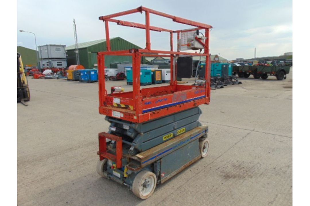SKYJACK SJIII 3219 Electric Scissor Lift Access Platform ONLY 216 Hours! - Image 5 of 16