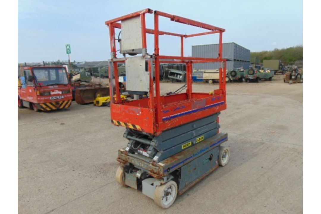 SKYJACK SJIII 3219 Electric Scissor Lift Access Platform ONLY 216 Hours! - Image 2 of 16