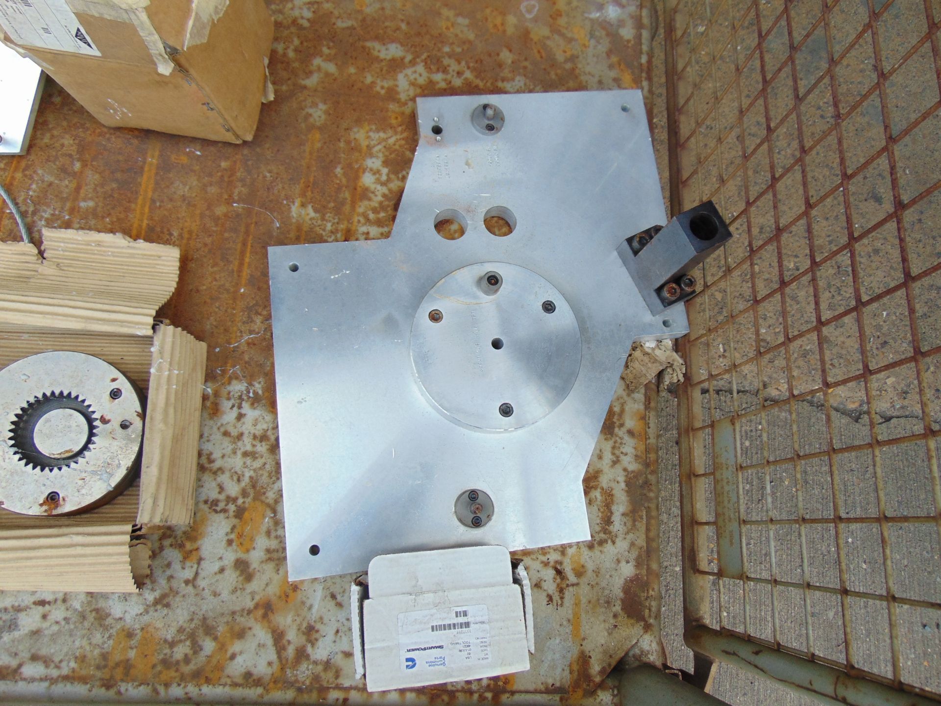 CVRT Gearbox Overall and Repair Special Tools etc inc slinge etc - Image 5 of 9