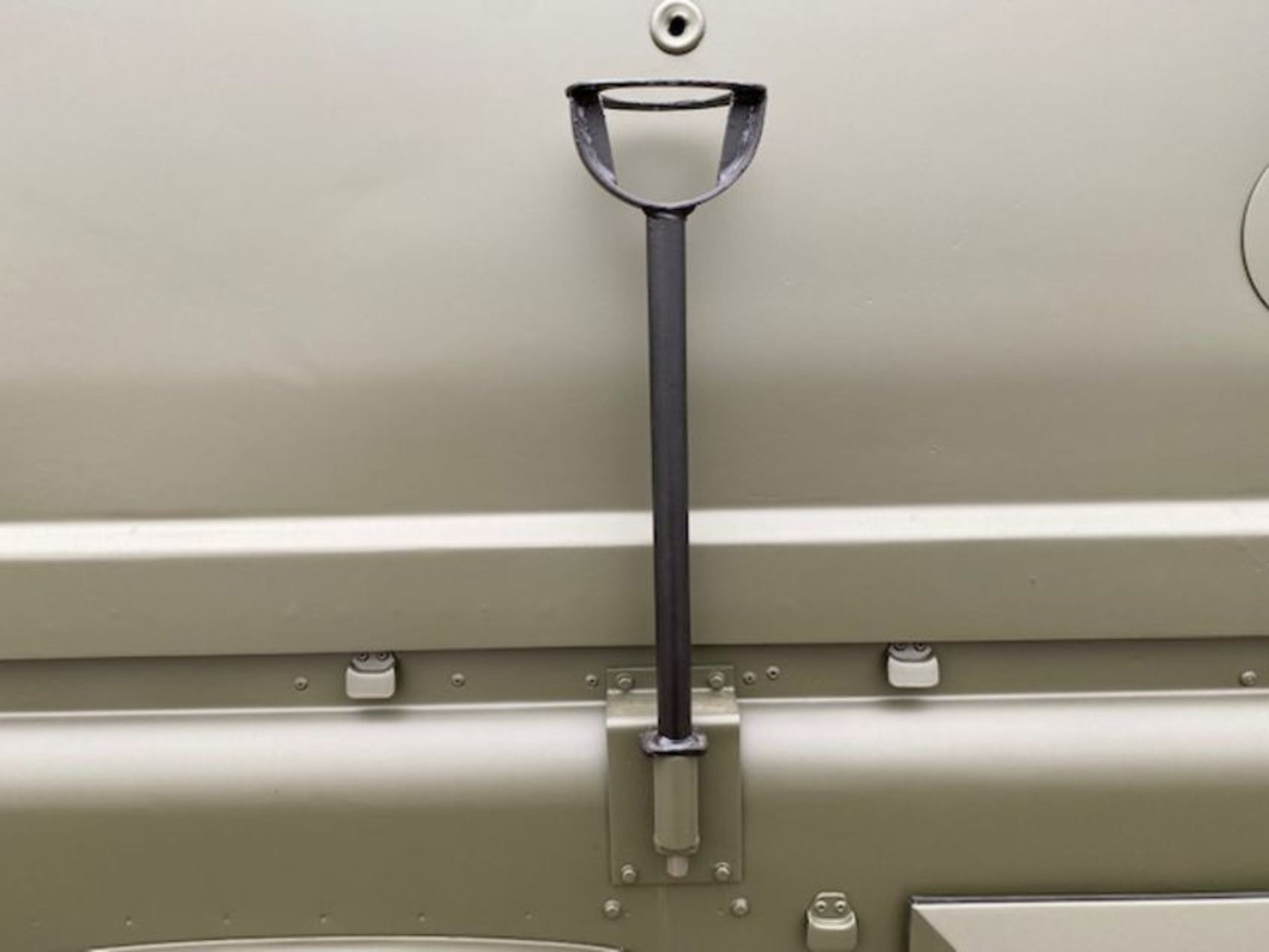 Land Rover Defender 110 Wolf 300TDi FFR hardtop LHD, TUM Remus upgrade - Image 19 of 47