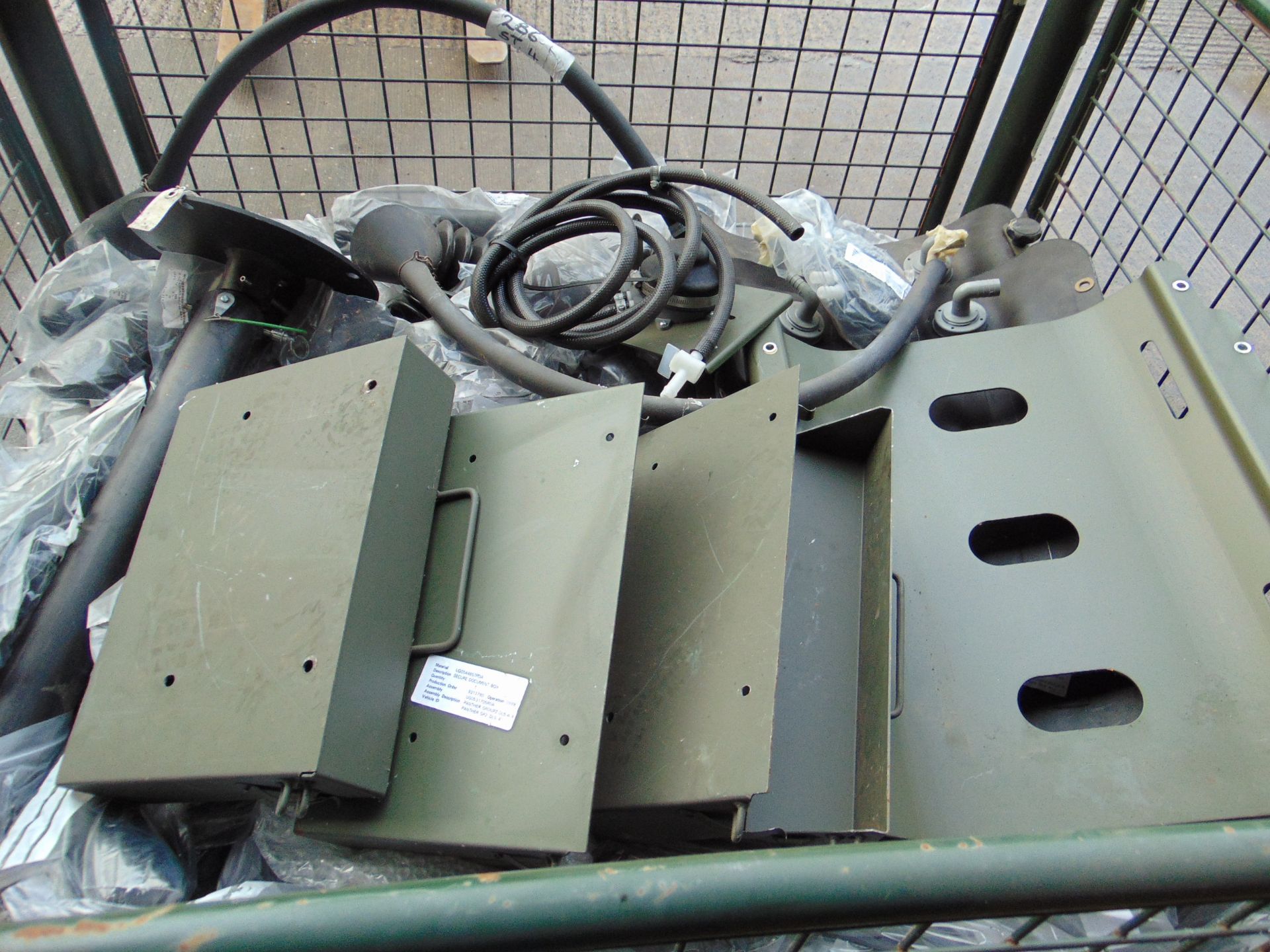 1 x Stillage of Vehicle Spare inc Pumps, Axle Stand etc - Image 5 of 6