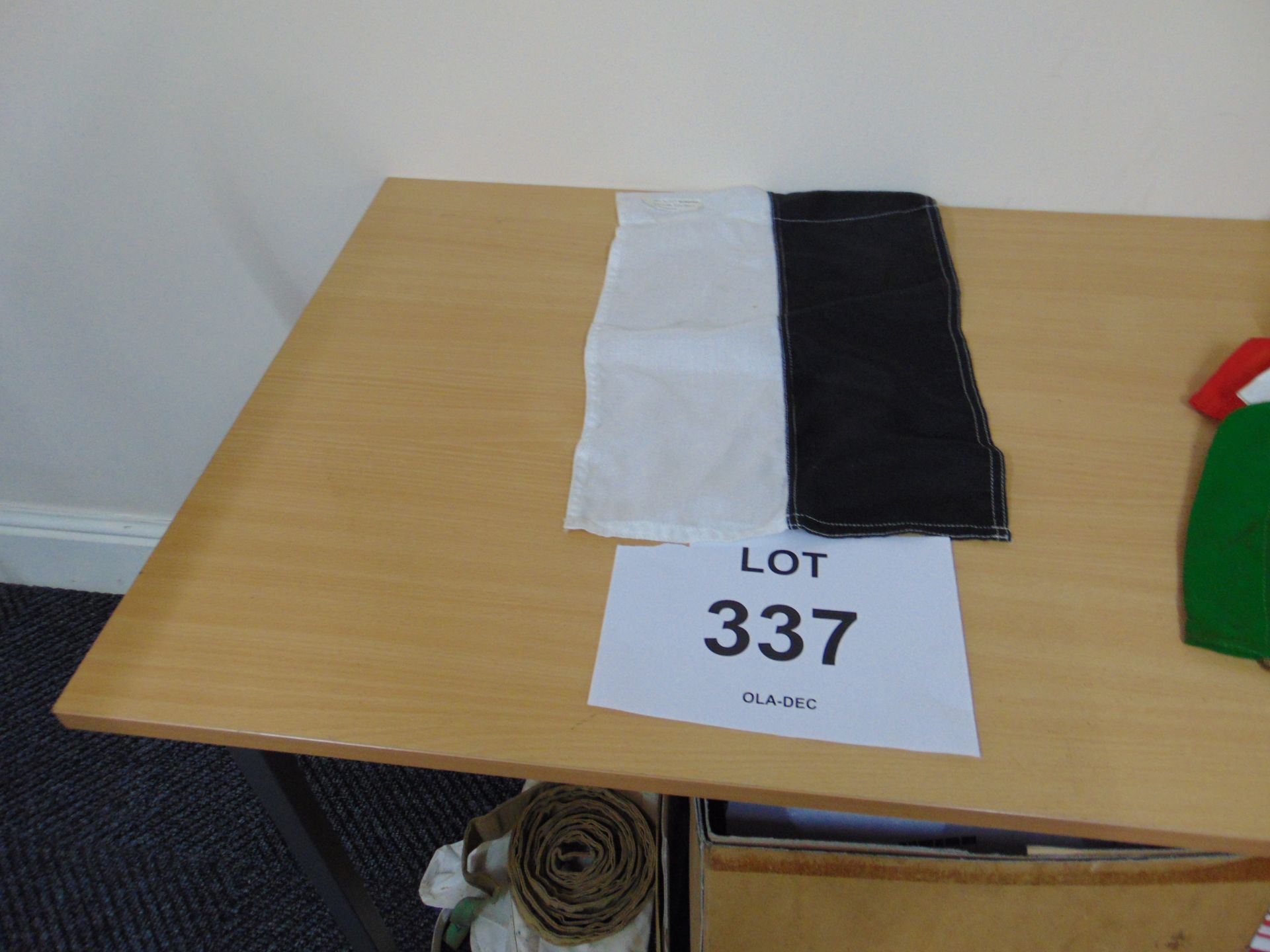 6x Flags - Image 4 of 7