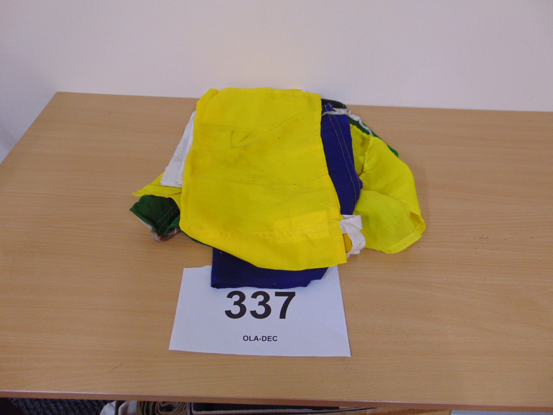 6x Flags - Image 3 of 7