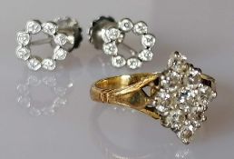 An 18ct yellow gold diamond cluster ring, the nine round-cut diamonds approximately 0.45 carats, siz