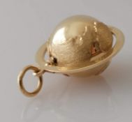 An Italian gold orb pendant, stamped 14k, 5.6g