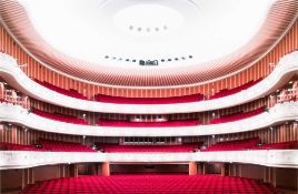 Candida Höfer (1944 Eberswalde – lebt in Köln) D