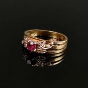 Kleiner Rubin Diamantring, 585/14K Gelbgold (punziert), 2,57g, mittig kleiner runder und facettiert