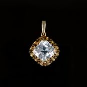 Aquamarin-Anhänger, 585/14K Gelbgold (punziert), 5,4g, rechteckiger facettierter heller Aquamarin, 