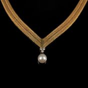 Perl-Diamant-Collier, 585/14K Gelbgold (punziert), 46,73g, spitz zulaufendes Collier mit Fischgräte