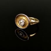 Design Diamantring, 750/18K Gelbgold (punziert), Gesamtgewicht 5,8g, eingesetzter Diamant im Altsch