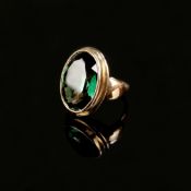 Goldring, 585/14K Gelbgold (punziert), Gesamtgewicht 11,42g, mittig großer dunkelgrüner Schmuckstei