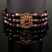 Antikes Granat-Armband, Silber 835 vergoldet, Gesamtgewicht 44,92g, drei-reihiges Armband aus Grana