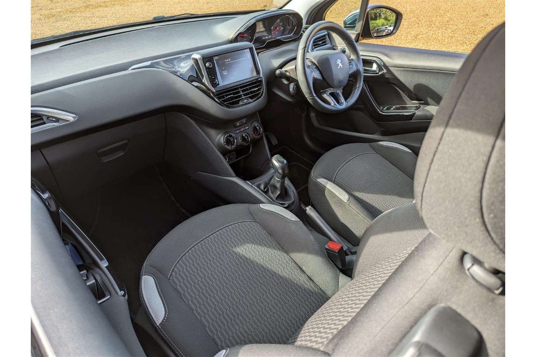 2015 PEUGEOT 208 STYLE E-HDI - Image 9 of 25