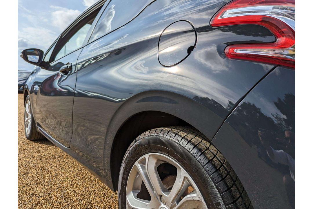 2015 PEUGEOT 208 STYLE E-HDI - Image 8 of 25
