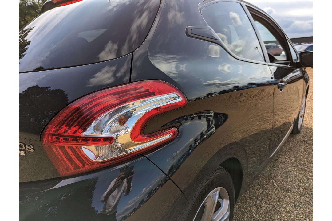 2015 PEUGEOT 208 STYLE E-HDI - Image 17 of 25