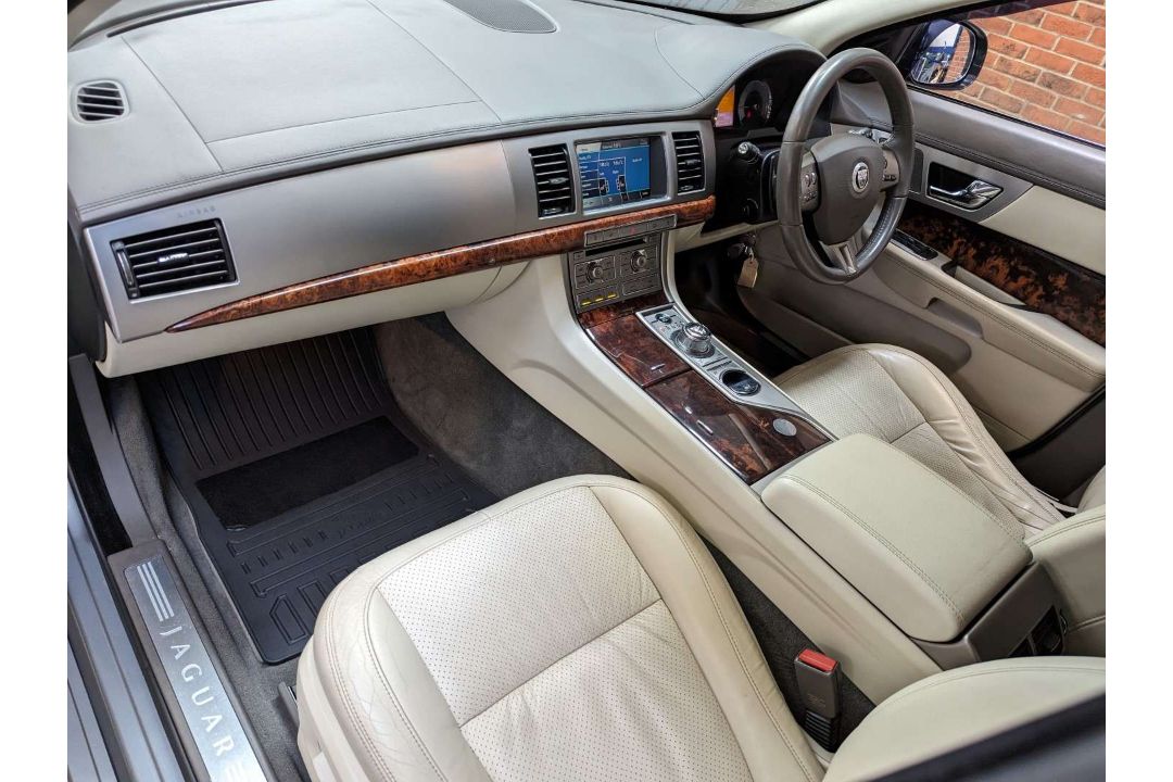 2010 JAGUAR XF PREMIUM LUXURY V6 AUTO - Image 18 of 26