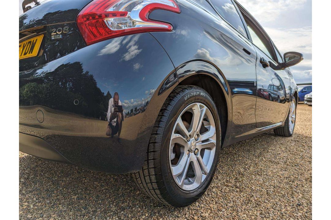 2015 PEUGEOT 208 STYLE E-HDI - Image 16 of 25