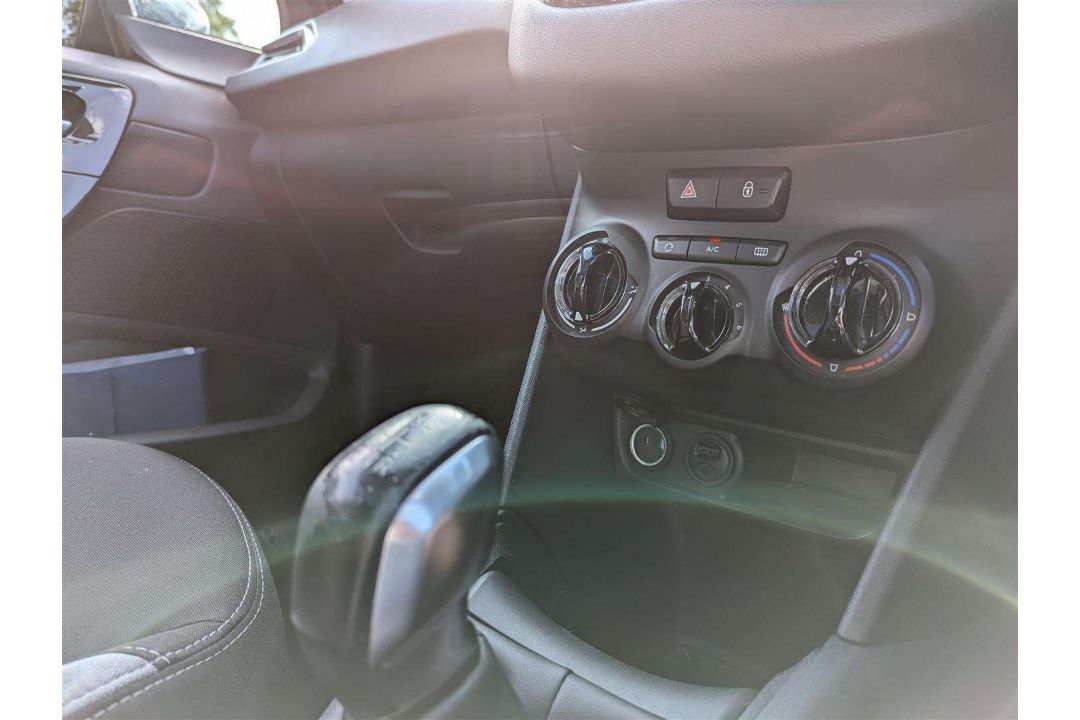 2015 PEUGEOT 208 STYLE E-HDI - Image 22 of 25