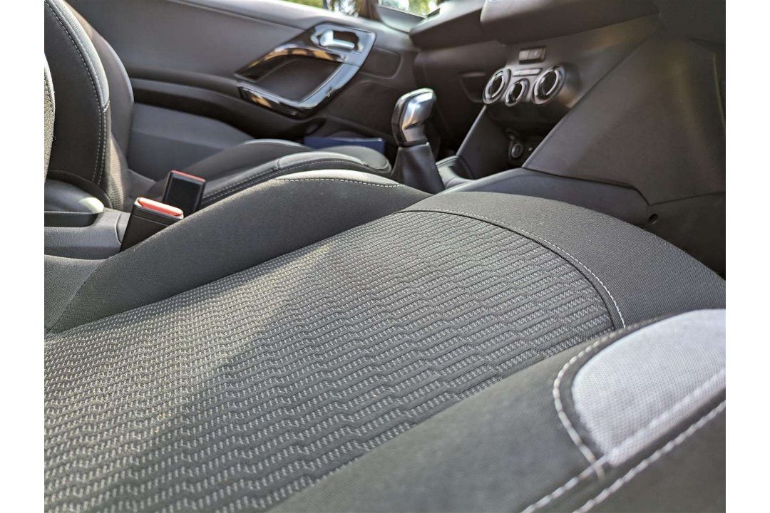 2015 PEUGEOT 208 STYLE E-HDI - Image 19 of 25