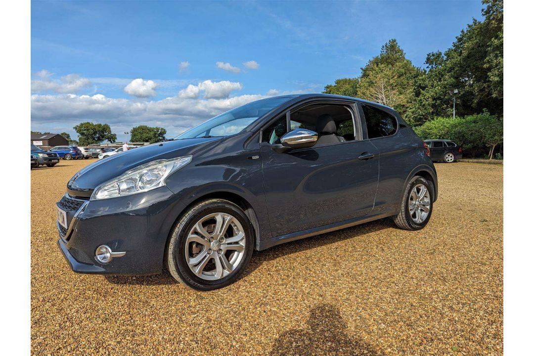 2015 PEUGEOT 208 STYLE E-HDI - Image 1 of 25