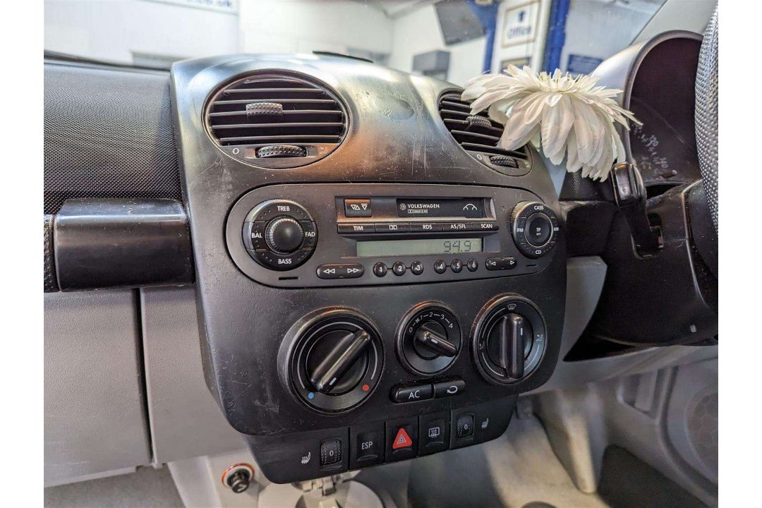 2001 VOLKSWAGEN BEETLE - Image 19 of 27