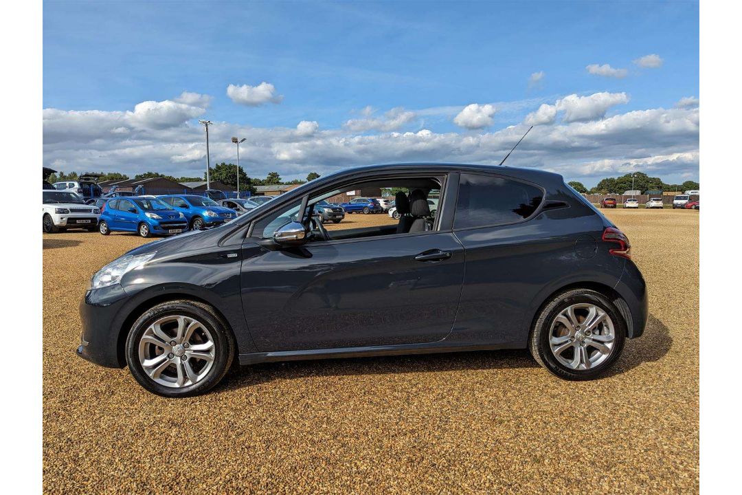 2015 PEUGEOT 208 STYLE E-HDI - Image 2 of 25