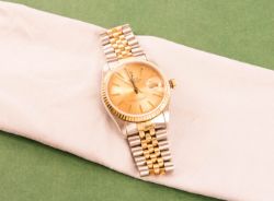  Pre-Christmas Auction