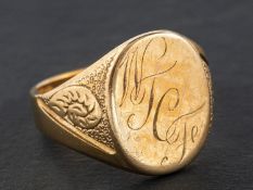 A 9ct gold signet ring, engraved with initials 'WTCF', with hallmarks for London, 1967,