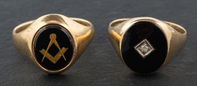 Two 9ct gold, signet rings, including a black enamel ring with Masonic compasses,