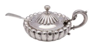 A William IV silver mustard pot and cover, maker Edward, Edward Jnr, John & William Barnard, London,
