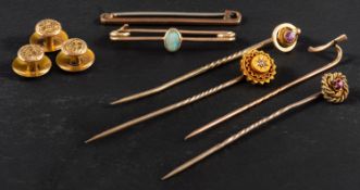 A collection of gentleman's jewellery, including a set of Edwardian, 9ct gold, dress studs,