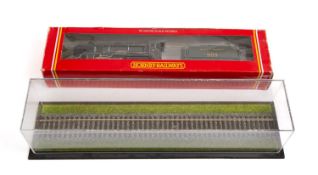Hornby OO/HO gauge. A boxed Southern Railway 4-4-0 steam locomotive 'Charterhouse' No.