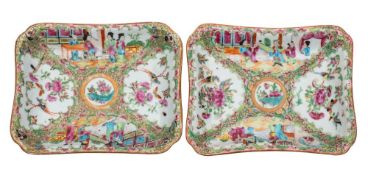 A pair of Canton dishes of shaped rectangular form, Qing Dynasty,