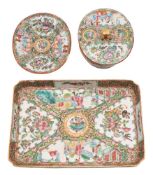 A Canton butter tub, cover and matched stand together with a similar rectangular-section tray,