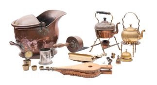 A small quantity of domestic metalware,