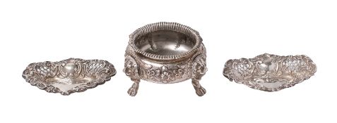 A Victorian silver circular cauldron salt, maker Charles Stuart Harris,