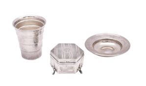 A mixed lot of silver and plated wares,