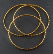 Three bangles, inner diameter ca. 6.3cm, total weight ca. 35gms.