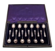 A set of twelve George V silver Gadroon pattern teaspoons, maker Pinder Brothers, Sheffield 1920.