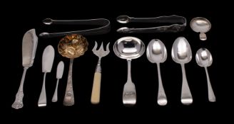 An assortment of silver items to include a Victorian Queen's pattern butter knife, London 1886,