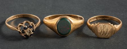 Three 9ct gold rings, including a bloodstone signet ring, a signet ring engraved with monogram 'BB',