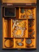 A collection of jewellery, including a faceted rock crystal bead necklace,