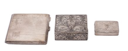 A George V silver lady's compact, maker Bert Gordon, Birmingham 1921 with engine turned decoration,