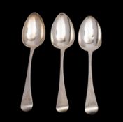 Three George III silver Old English pattern tablespoons, maker John Lias, London 1811, 162gms, 5.