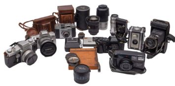 A Rolleicord Twin lens reflex camera, serial number ,1343323, fitted Xenar 1:3.