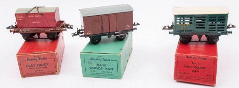 A Hornby O gauge boxed group of rolling stock, comprising Flat Truck with Container, No,