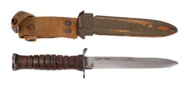 A US M3 pattern trench/fighting knife,