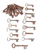 A collection of various keys including a group of excavated keys: (a lot)